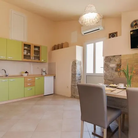 Apartment With Magnificent Sea View *